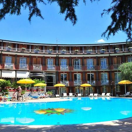 Hotel Continental Garda  Dış mekan fotoğraf