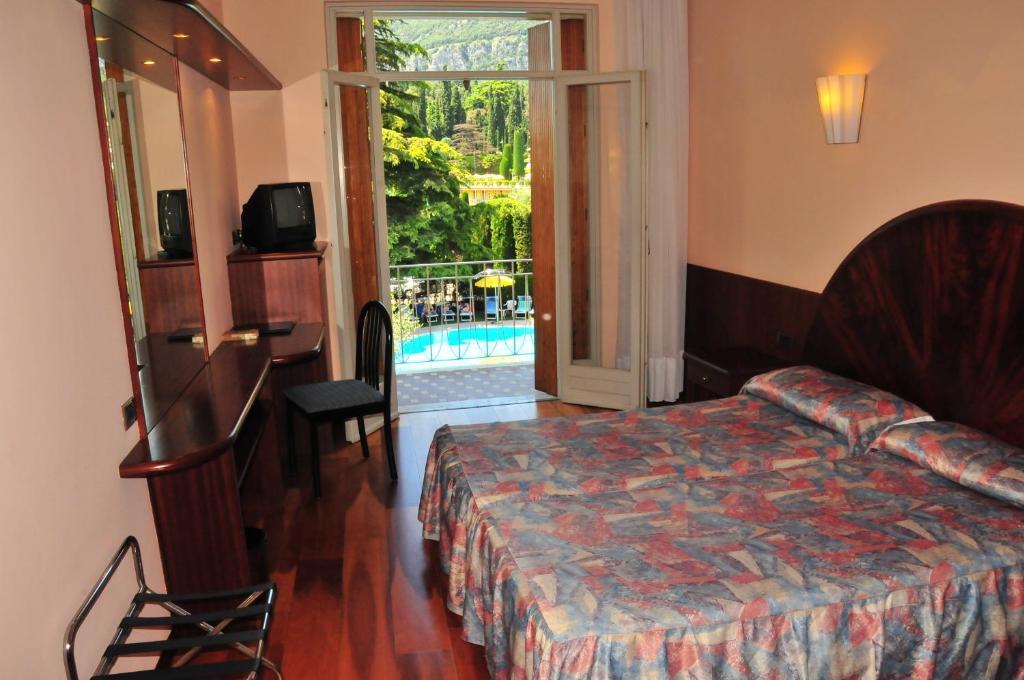 Hotel Continental Garda  Dış mekan fotoğraf