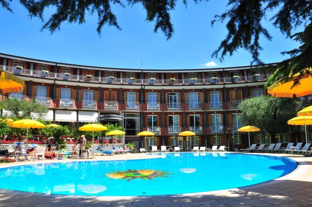 Hotel Continental Garda  Dış mekan fotoğraf