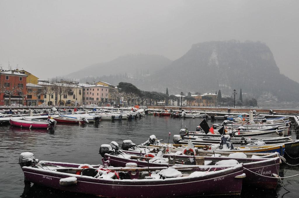 Hotel Continental Garda  Dış mekan fotoğraf