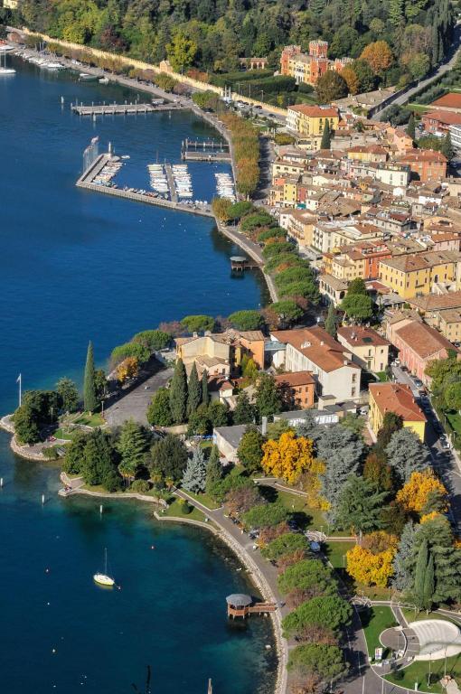 Hotel Continental Garda  Dış mekan fotoğraf